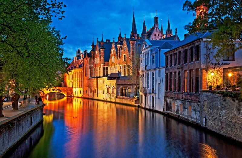 Bruges avec une Escorte : Dîner, GFE et Nuitée